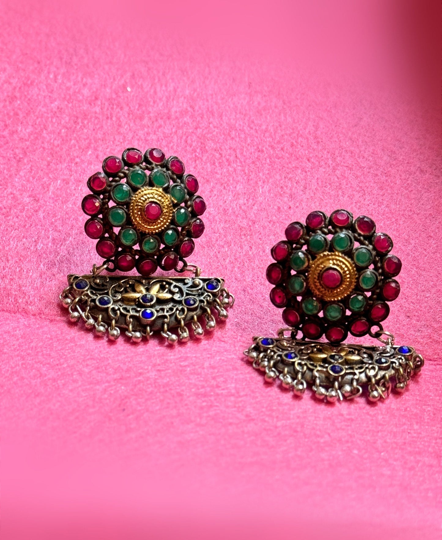 Antique round earrings