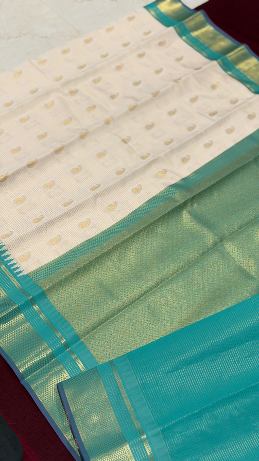 Offwhite n teal Korvai