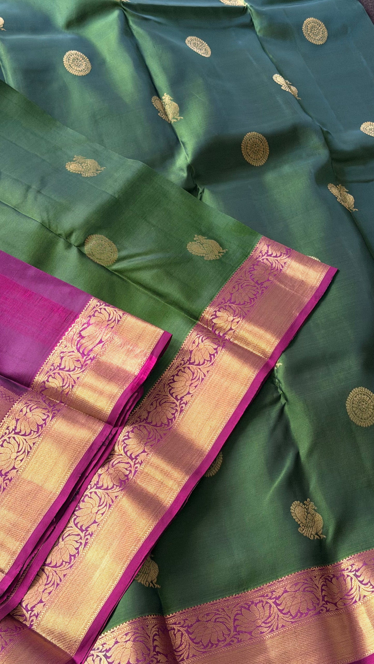Verdant Elegance - Handwoven Kanjivaram Silk