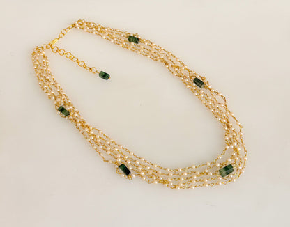 Multiline pearls with uncut jade stones