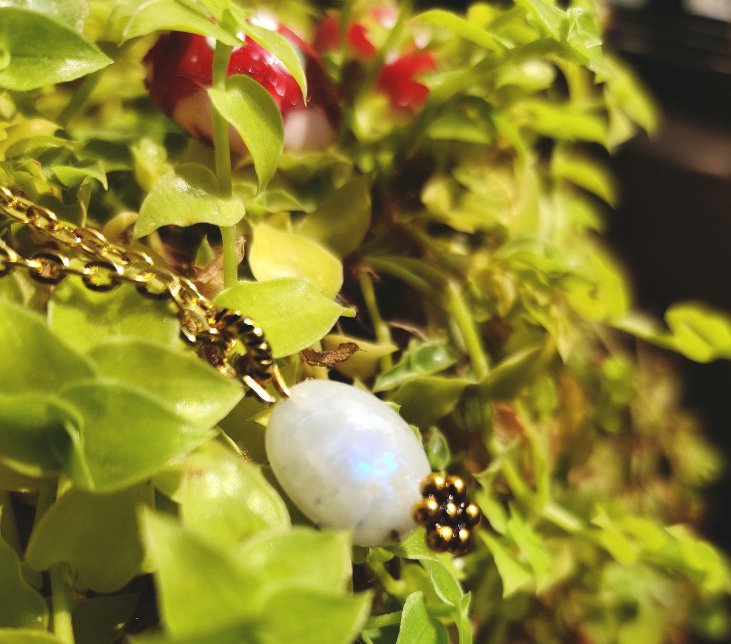 Rainbow moonstone pendant with chain