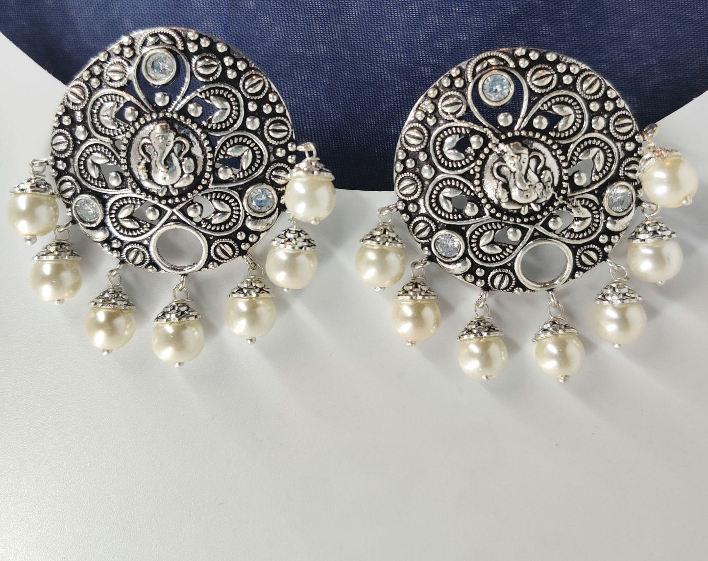 Bappa earrings with Pearl drops