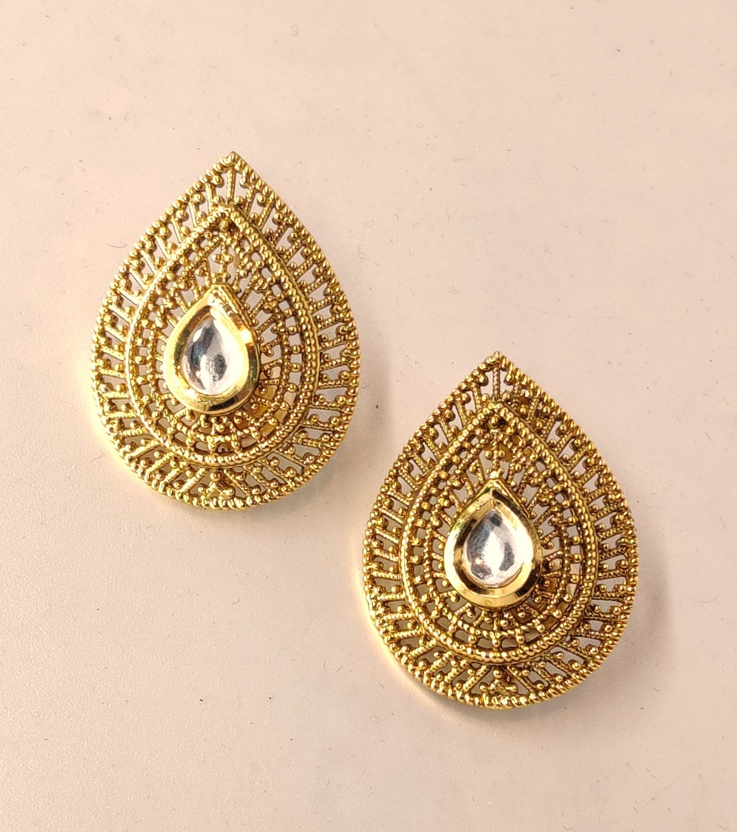 Grand gold kundan studds