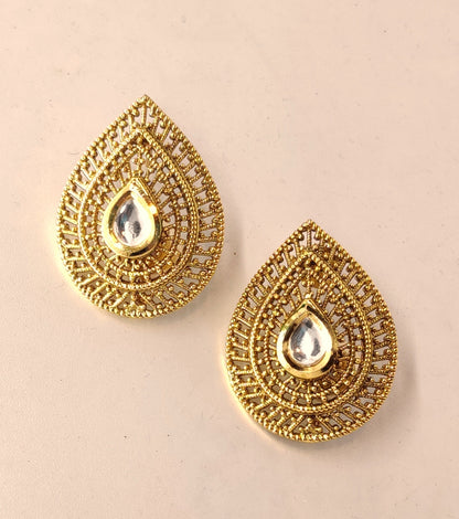 Grand gold kundan studds