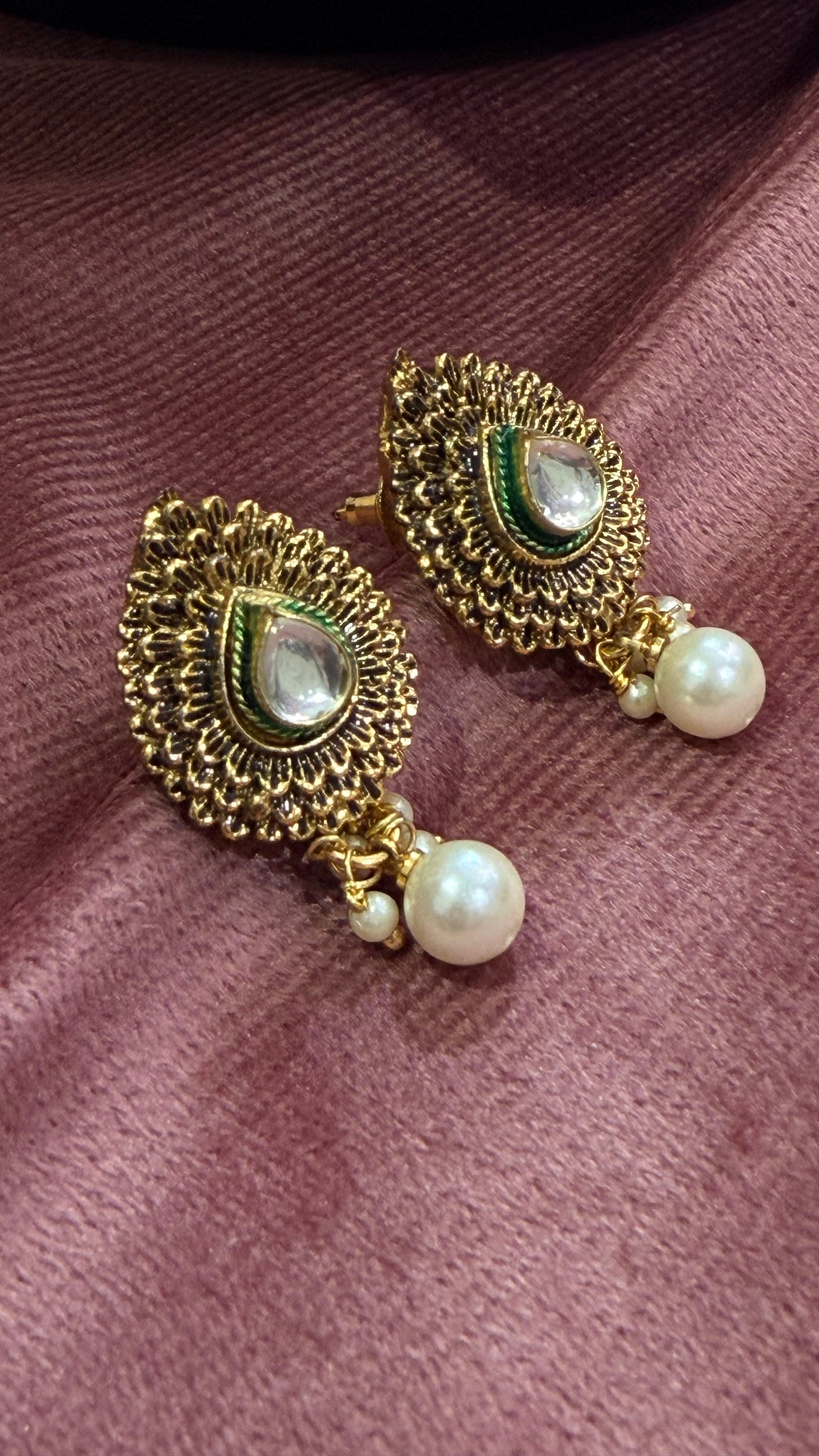 Akriti Kundan Earrings