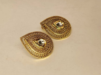 Grand gold kundan studds