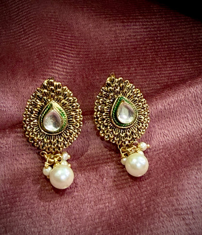 Akriti Kundan Earrings