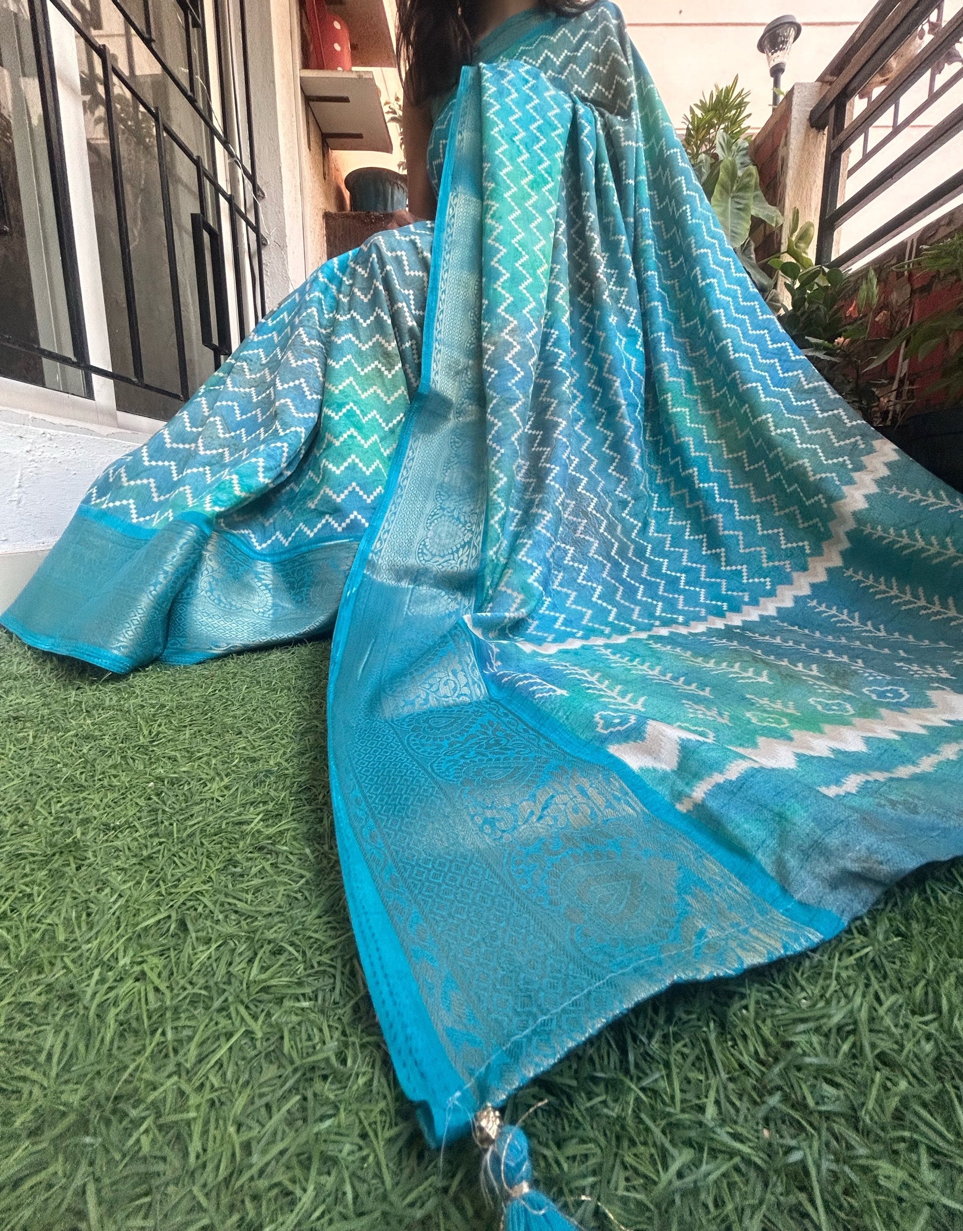 Dola silk saree in beautiful blue