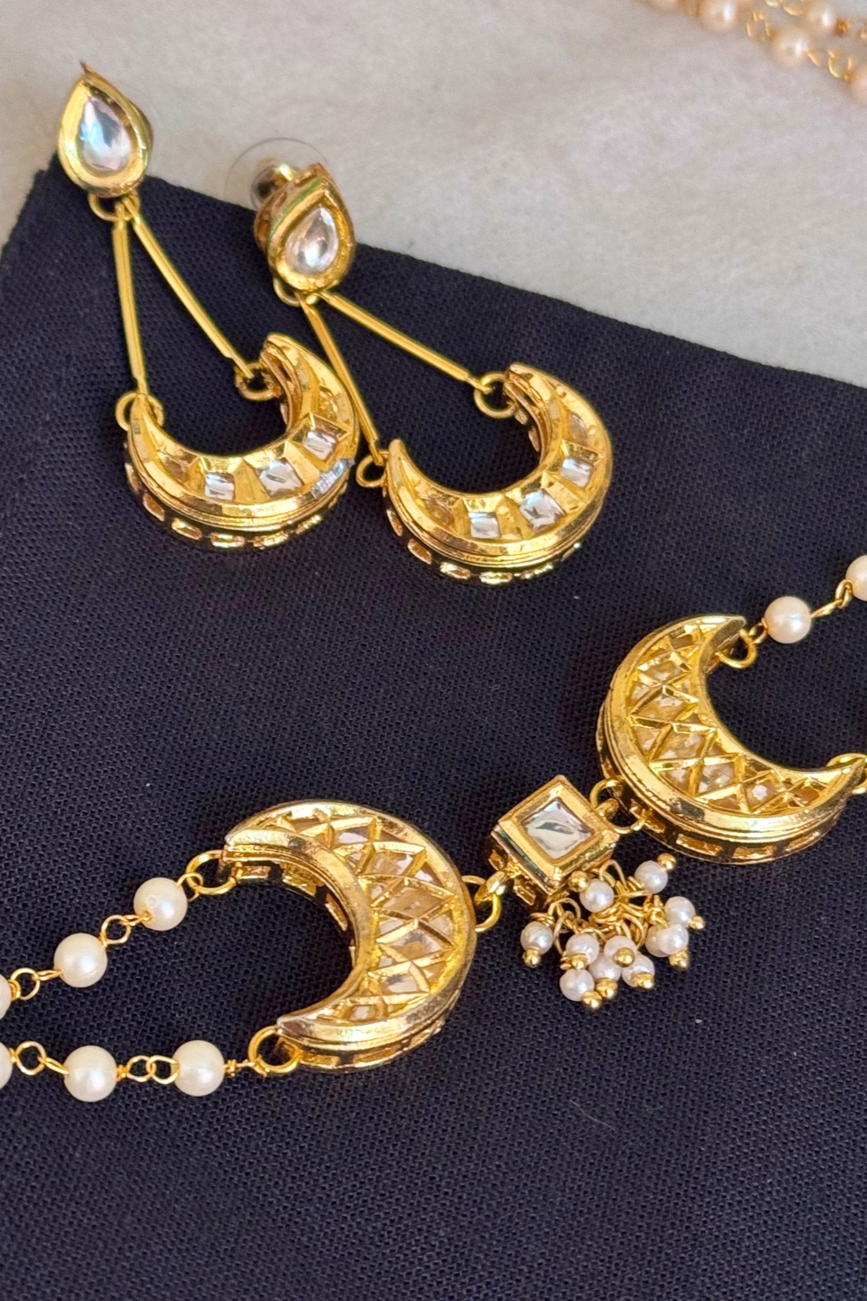 Aradhana kundan choker