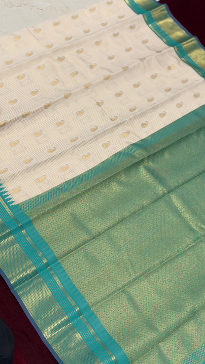 Offwhite n teal Korvai